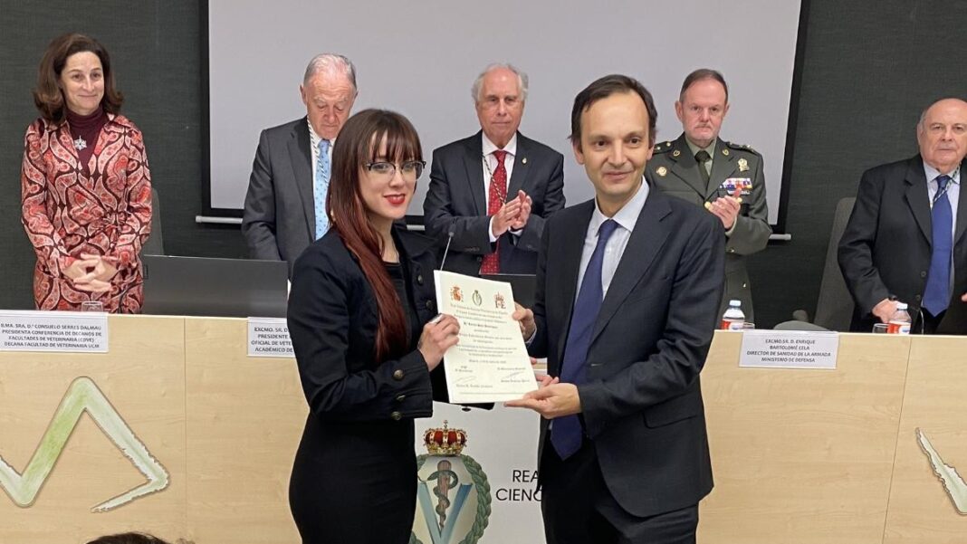 RACVE Veterinaria argentina premiada por la Real Academia de Ciencias Veterinarias de España.